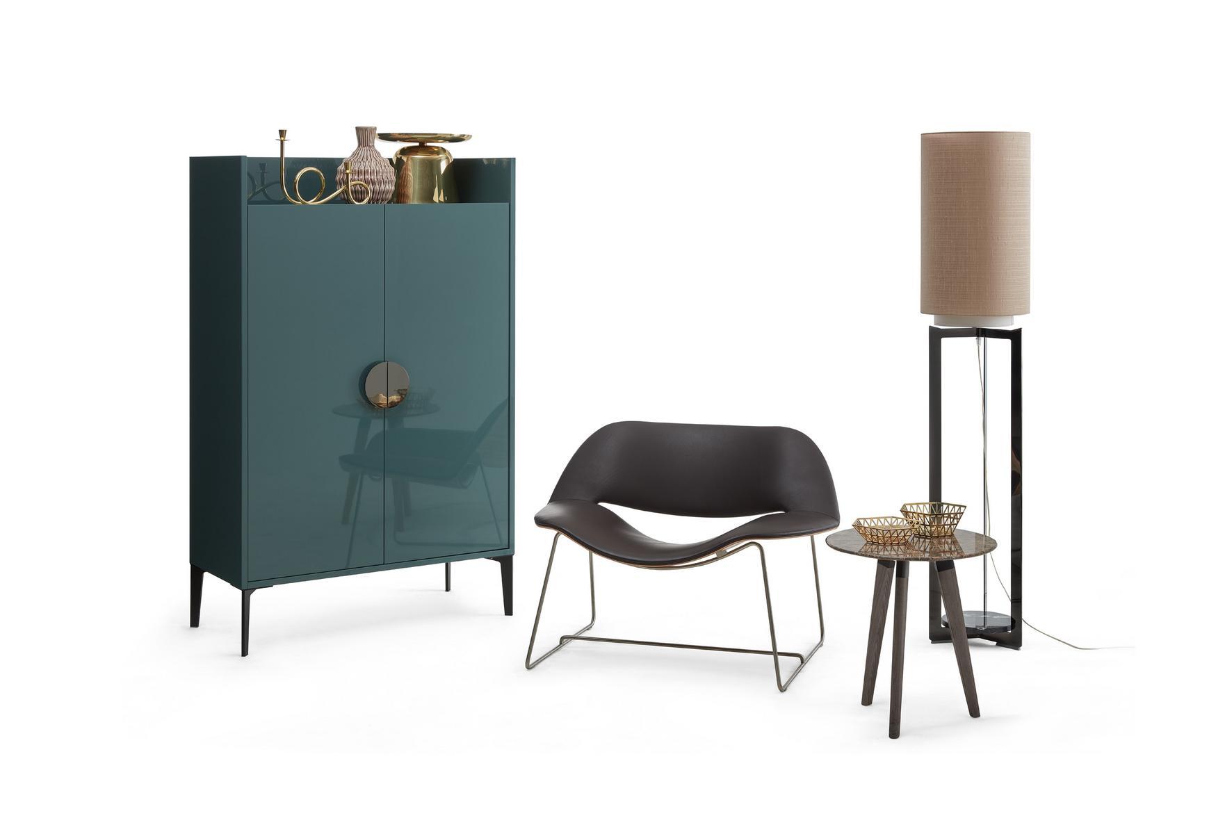 Sled base easy chair | Lips by Dema