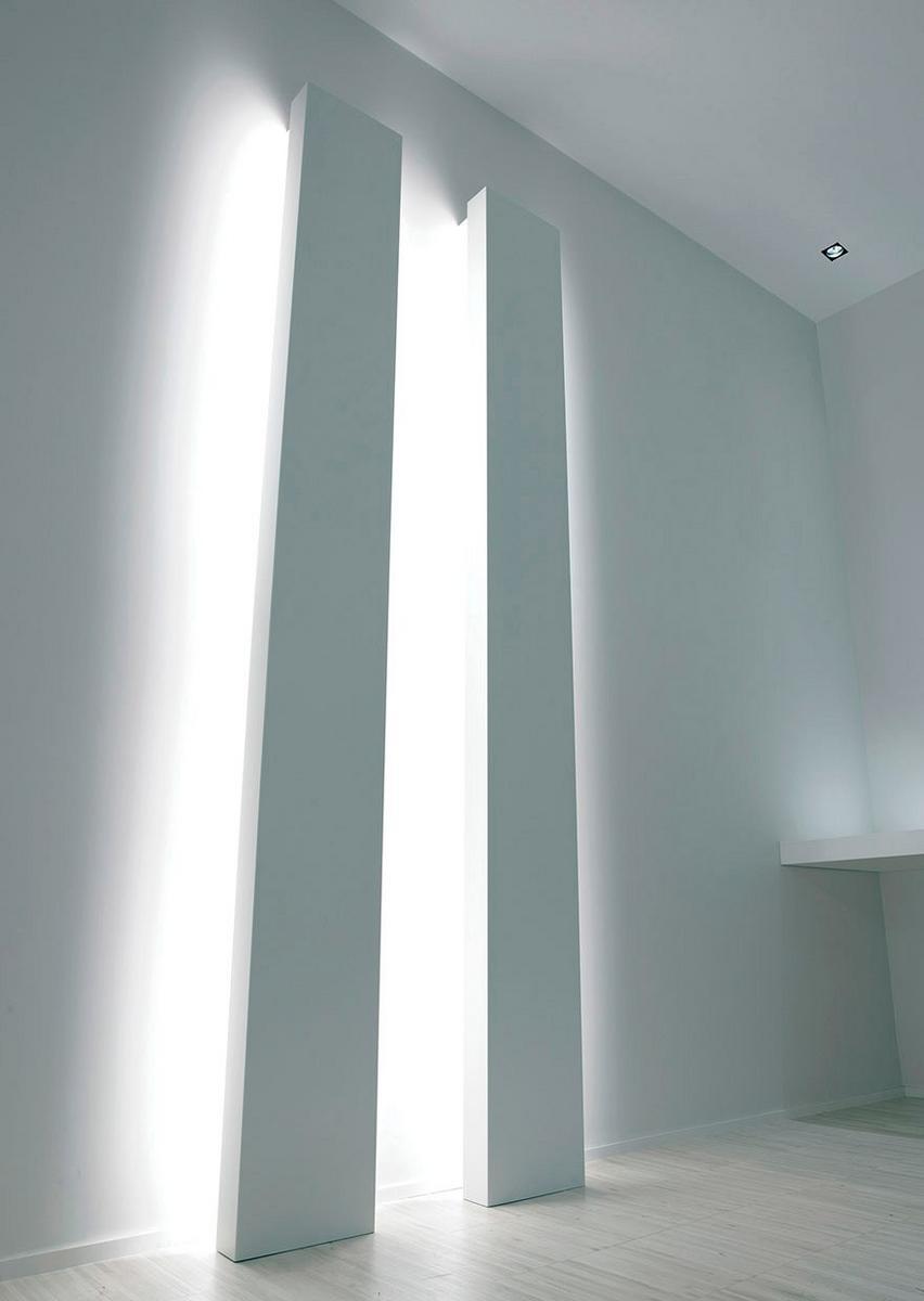 Fluorescent metal floor lamp with dimmer | Banner by Davide Groppi