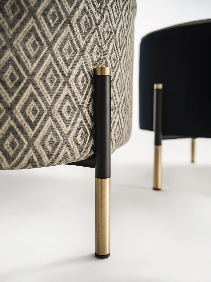 Upholstered round fabric pouf | Kevin by Frigerio