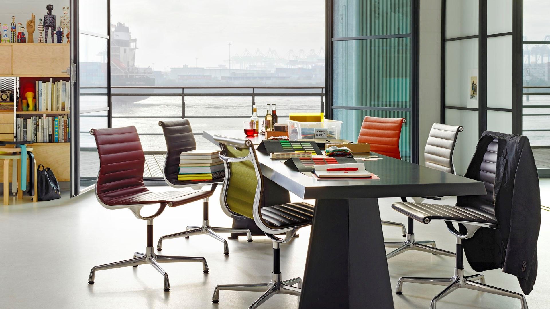 Fabric chair with 4-spoke base | Ea 101 by Vitra