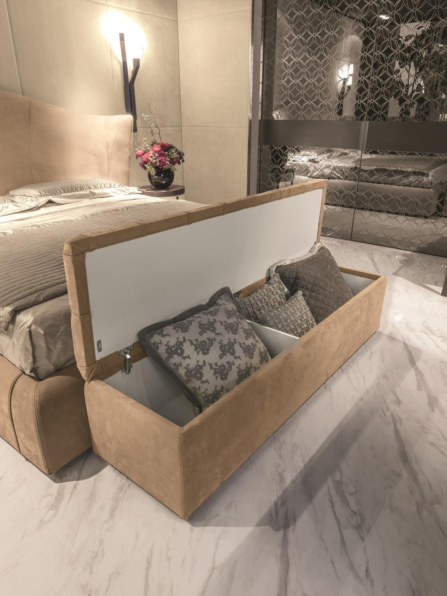 Velvet indoor benche | Sam by Longhi