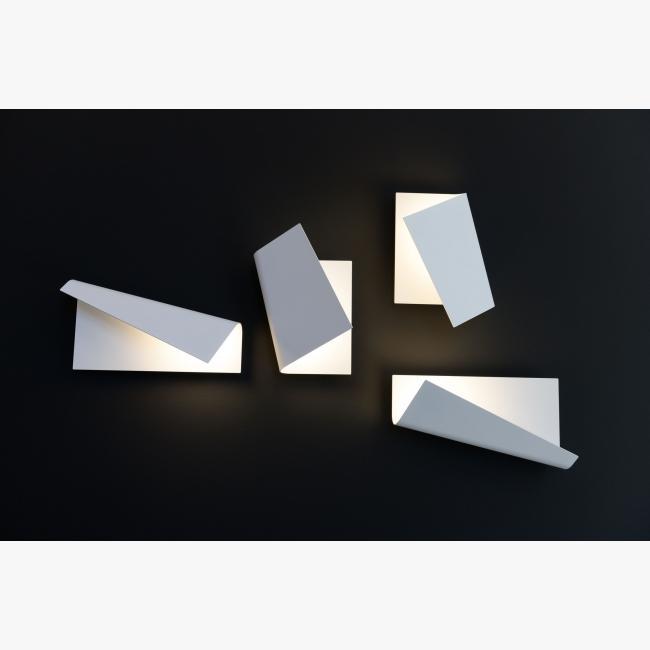 LED wall lamp with dimmer | Breess by Delta light