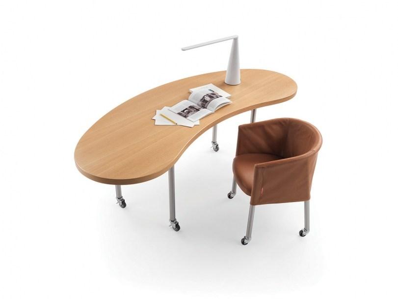 Wooden writing desk with castors | Mixer by Flexform