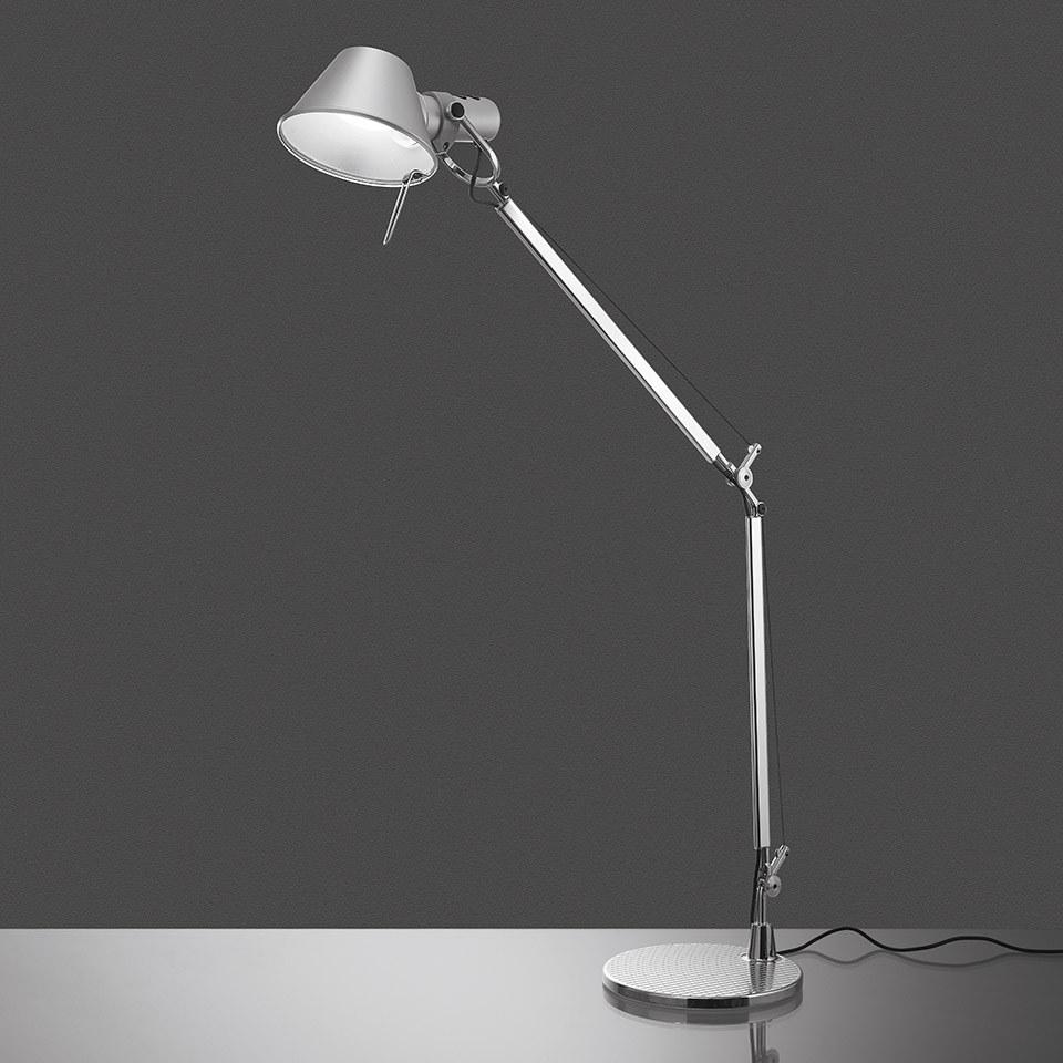 Direct light aluminium table lamp | Tolomeo by Artemide