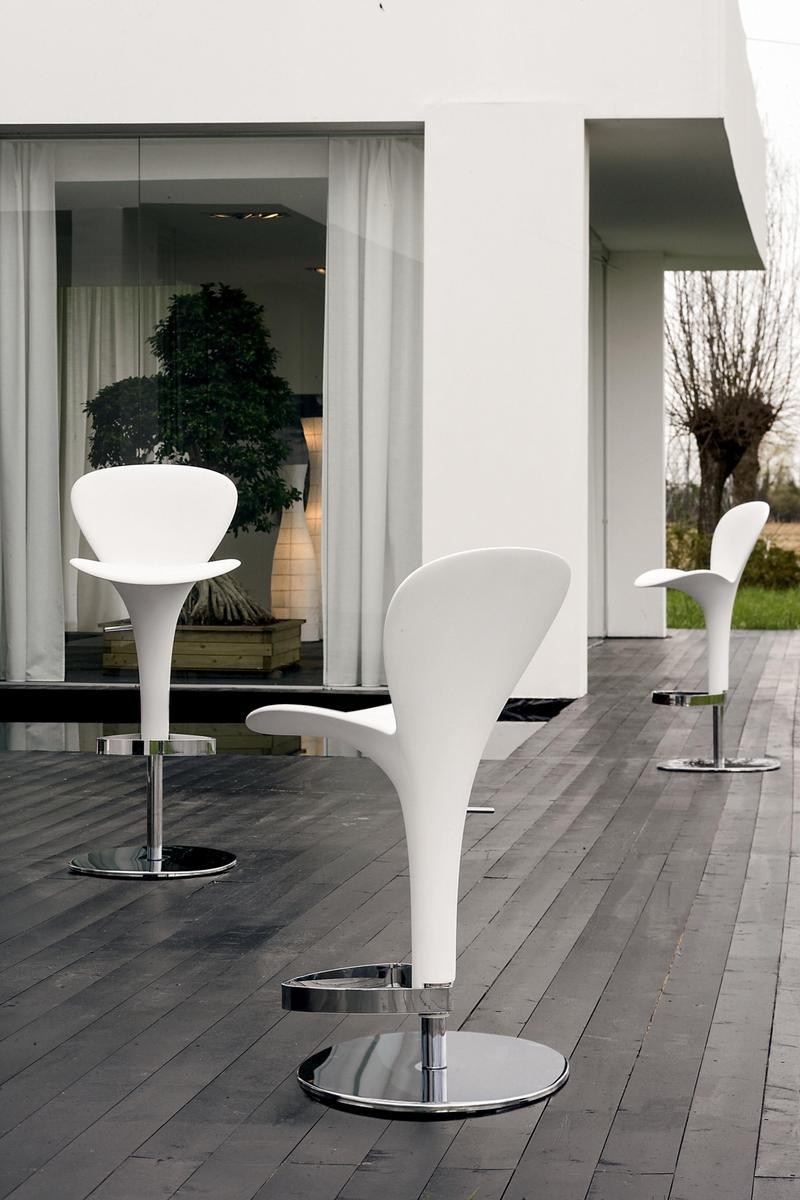 Plastic chair with footrest | Oslo by Tonin Casa