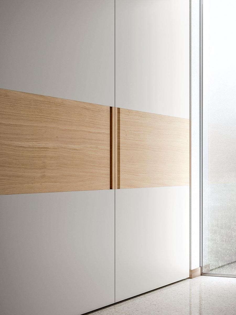 Lacquered wardrobe with sliding doors | Vela by Pianca