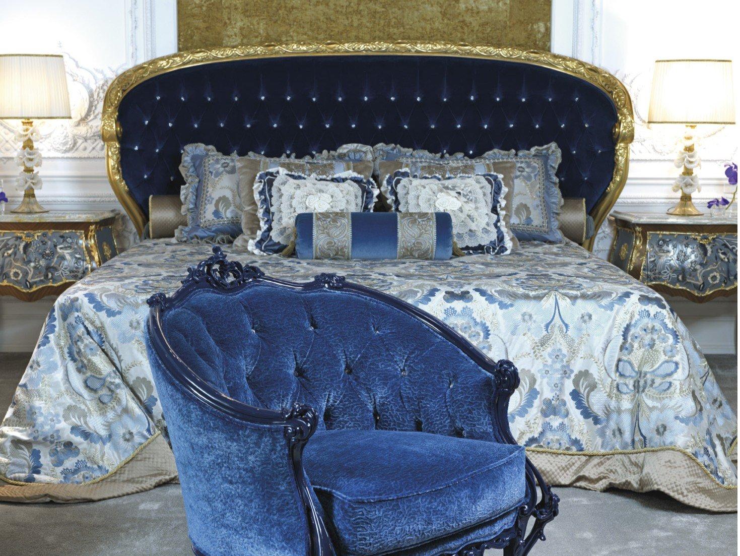 3690 Velvet bed with tufted headboard