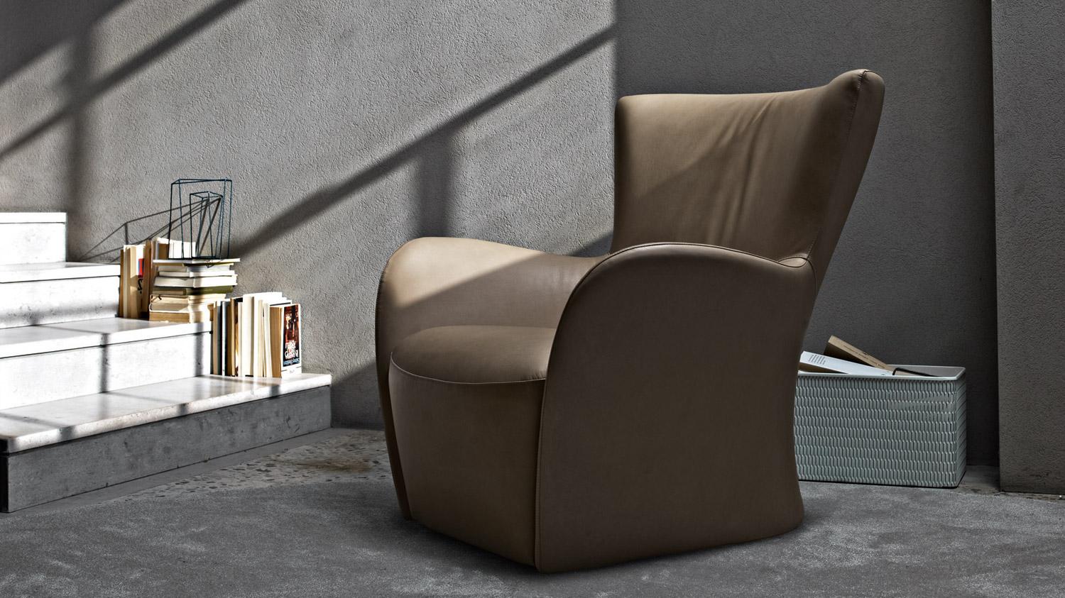 Bergere leather armchair with armrests | Mandrague by Molteni