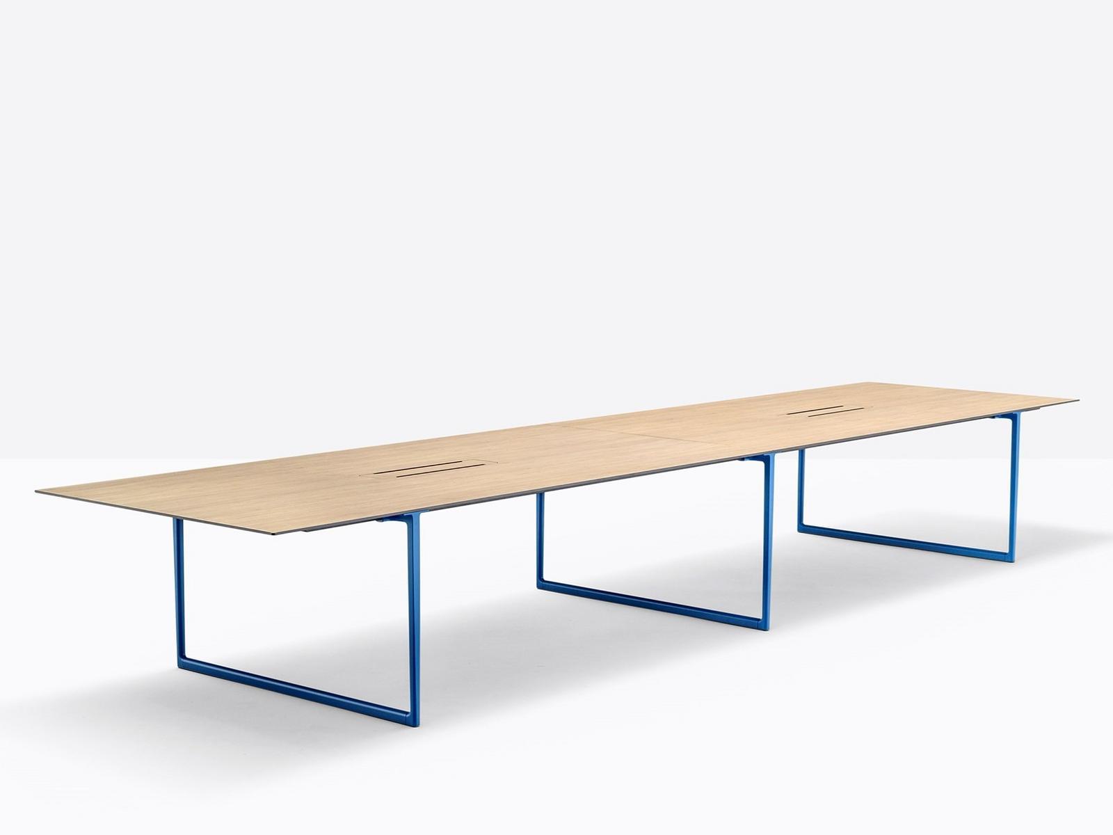 Aluminium and wood meeting table with cable management | Toa Toa2 Cc by Pedrali