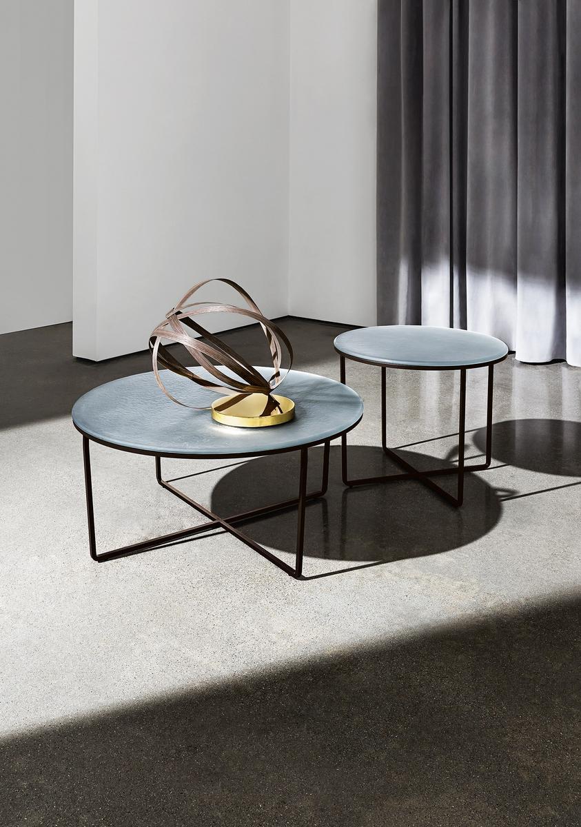 Round glass coffee table | Piktor by Sovet