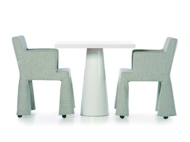 Chair with armrests with castors | V.i.p. Chair by Moooi