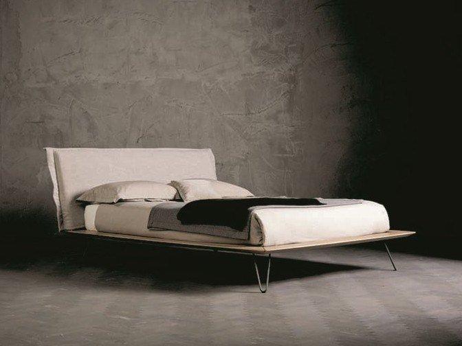 Oak double bed with upholstered headboard | Diamante 7372 by Altacorte