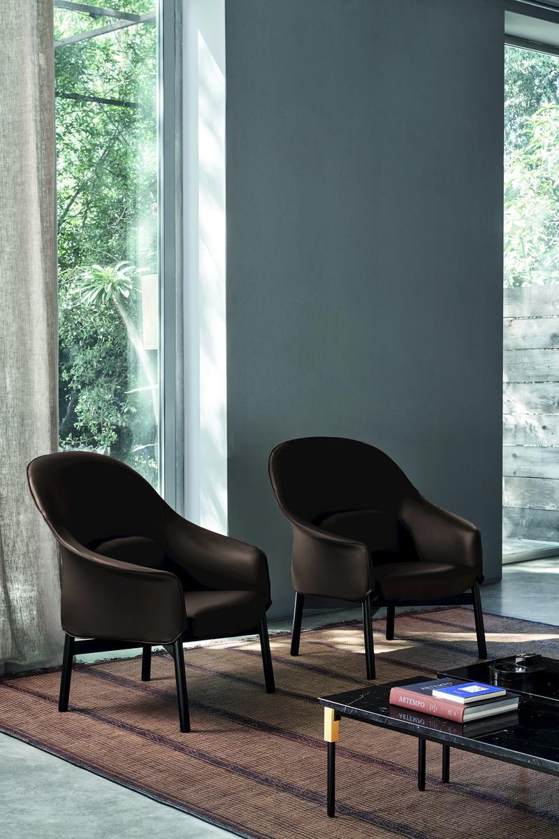 Leather easy chair with armrests | Gloria Low by Arflex