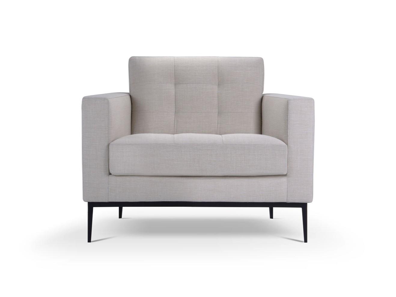 Tufted armchair with fire retardant padding | Martin by Domingo salotti