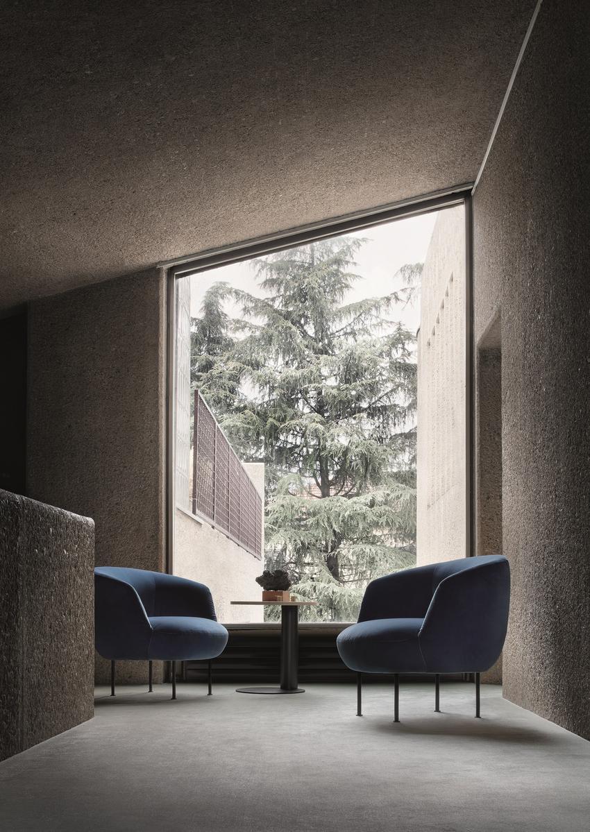 Upholstered fabric easy chair | Suppli’ by Arflex