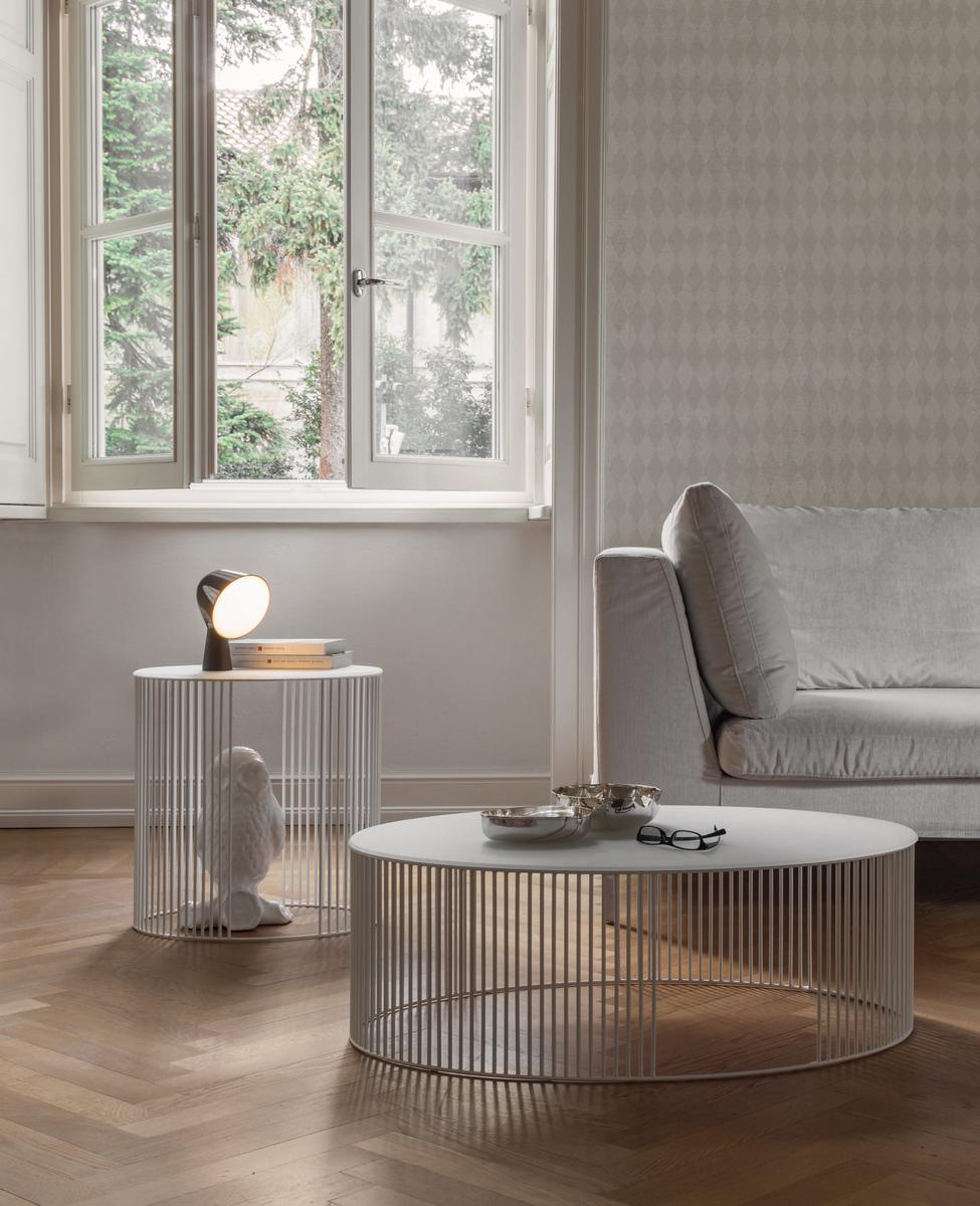 Oval metal coffee table with glass top | Andra by Tonin Casa