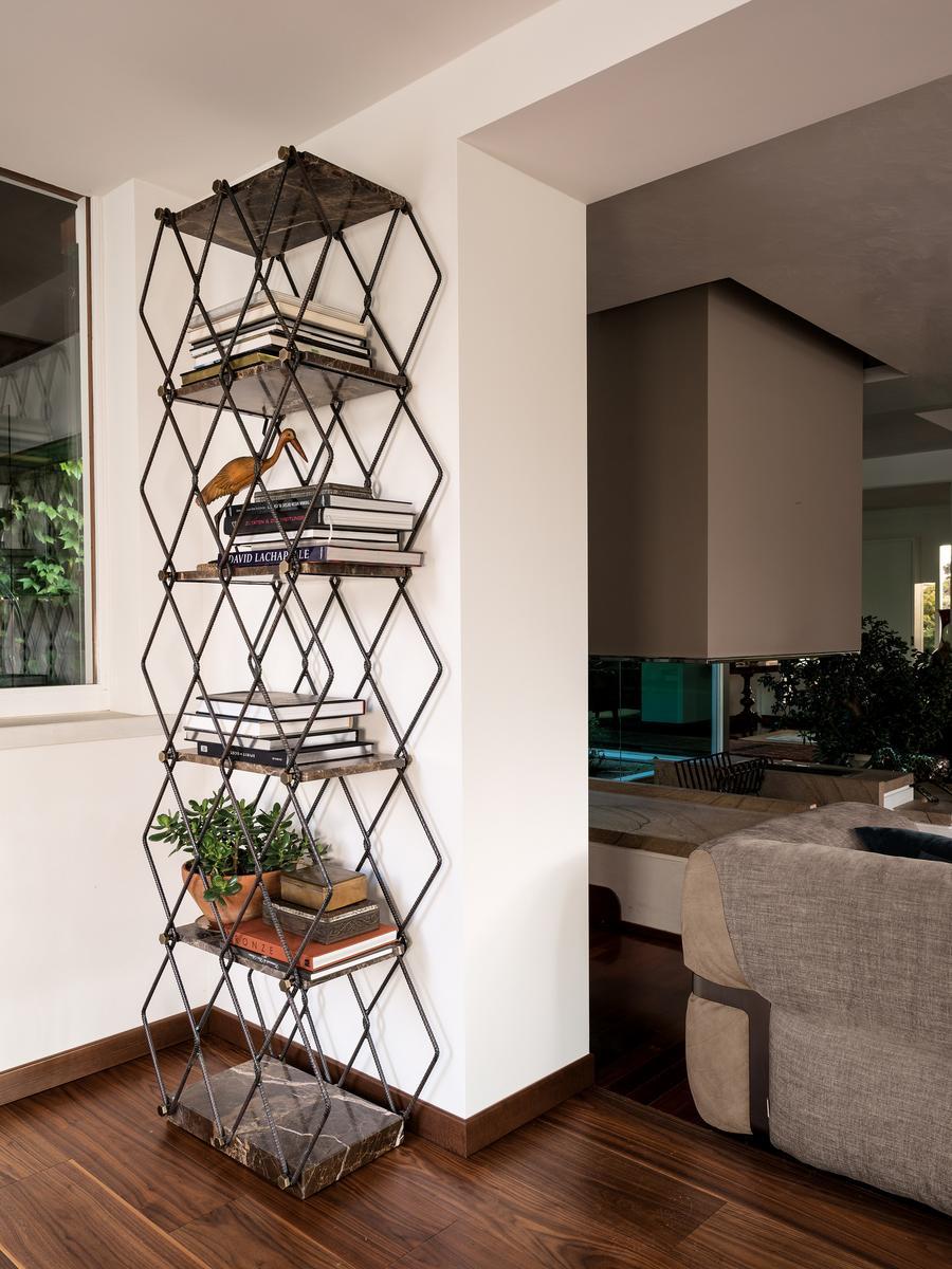 Iron bookcase | Lady Bird by Arketipo