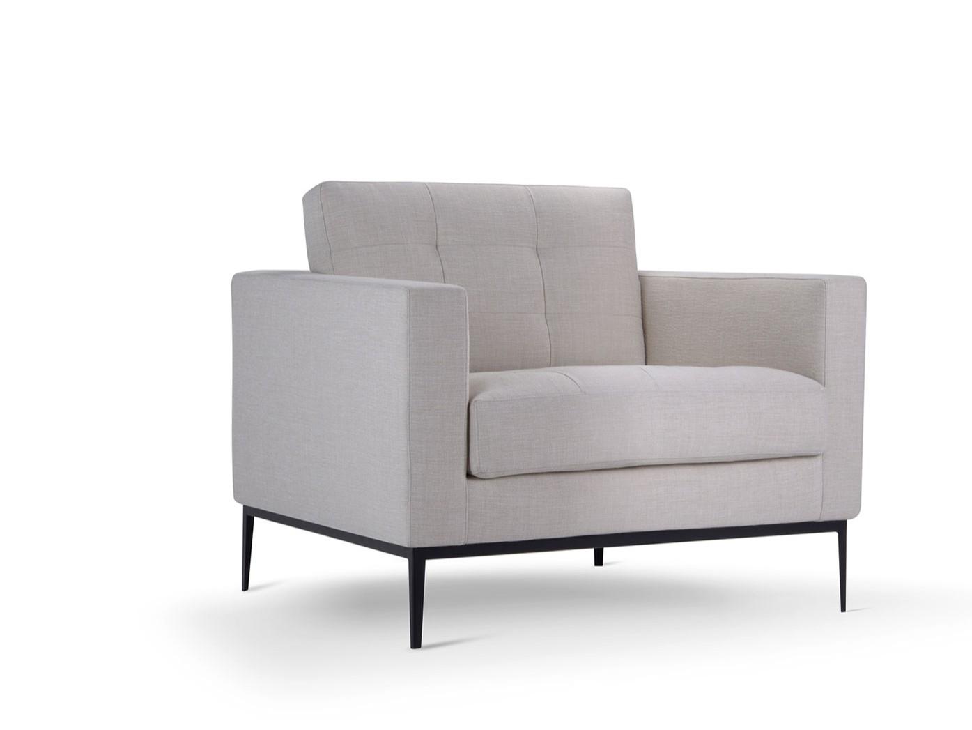 Tufted armchair with fire retardant padding | Martin by Domingo salotti