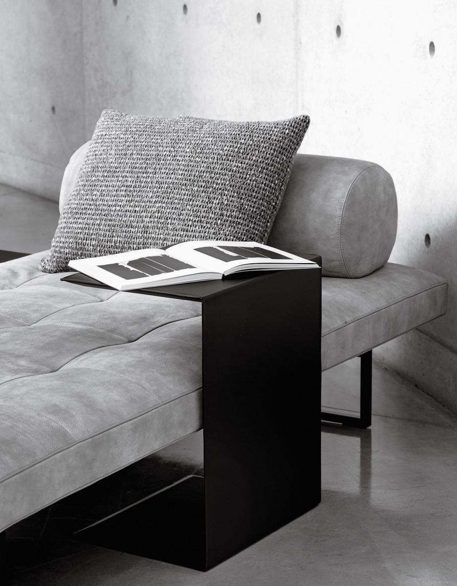 Rectangular aluminium side table | Ludwig by Desiree