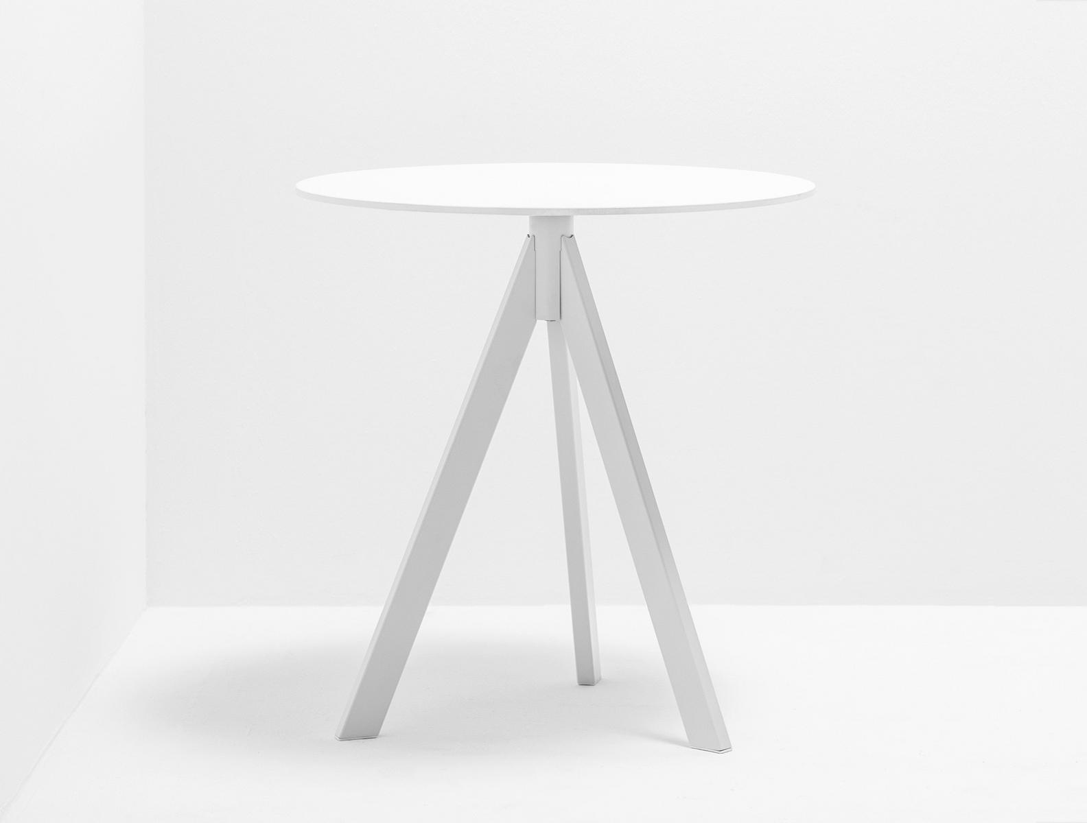 Square round steel contract table | Arki-base Ark3 by Pedrali