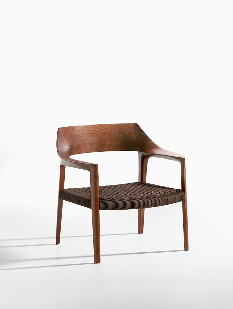 Wooden easy chair with armrests | Scheggia by Potocco