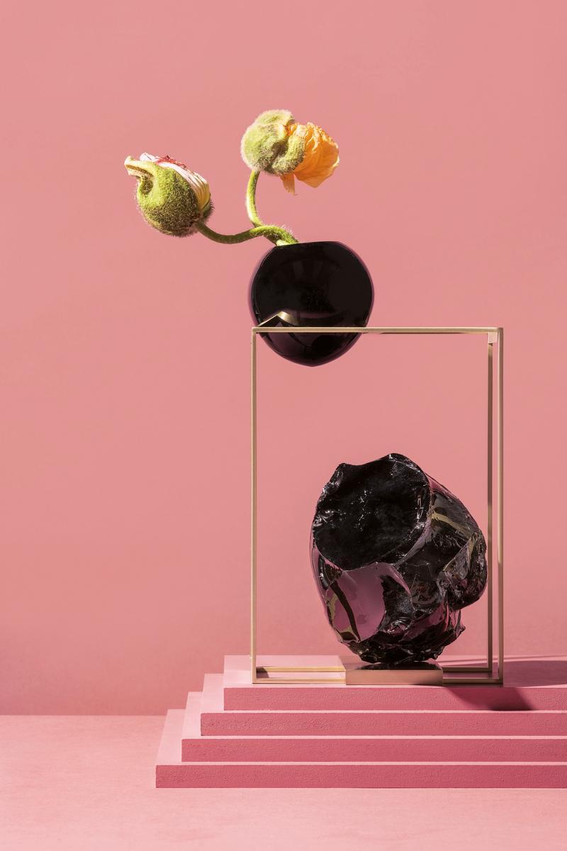 Glass and brass vase | Metamorfosi by Visionnair