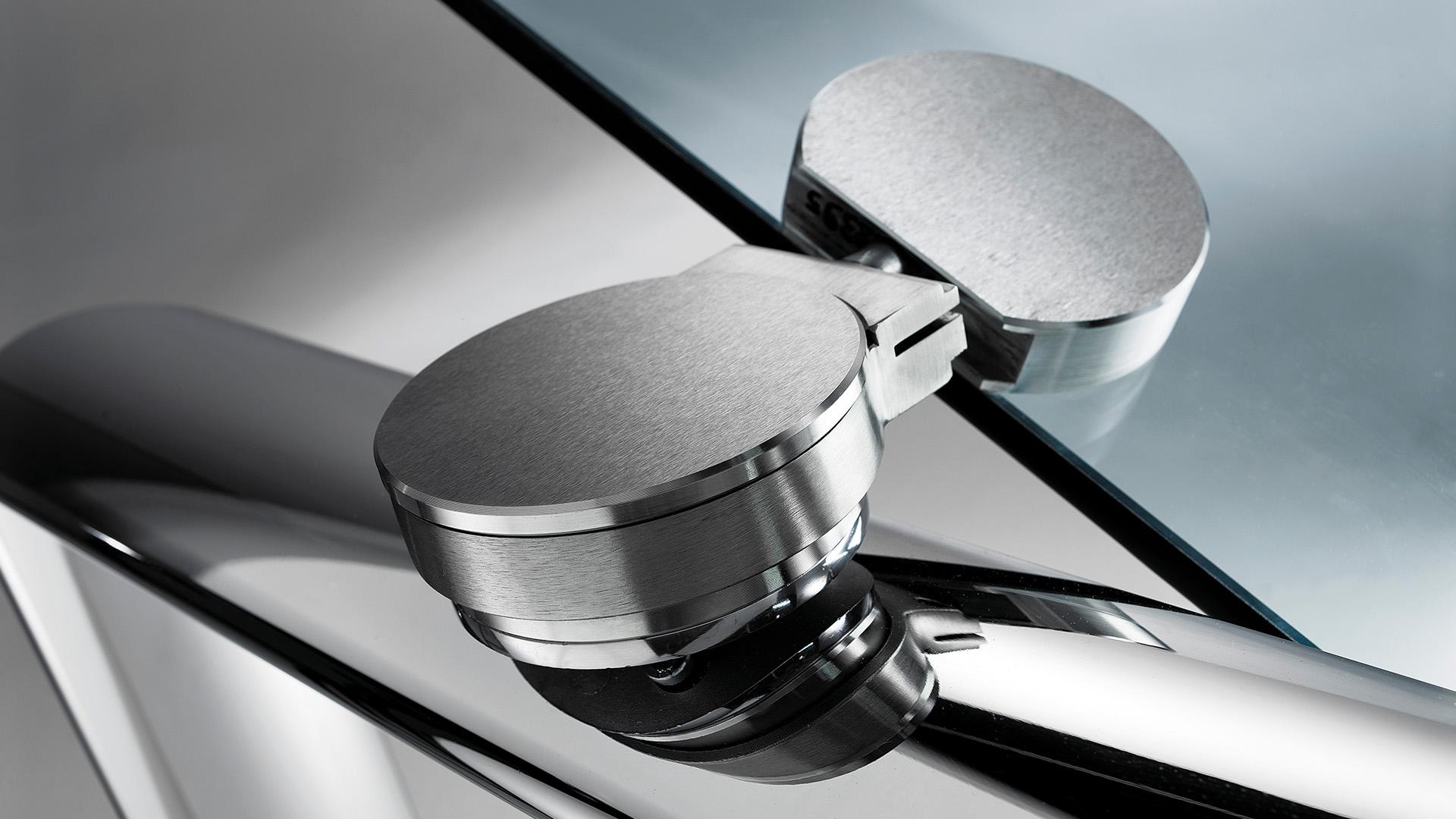 Oval glass dining table | Policleto by Reflex