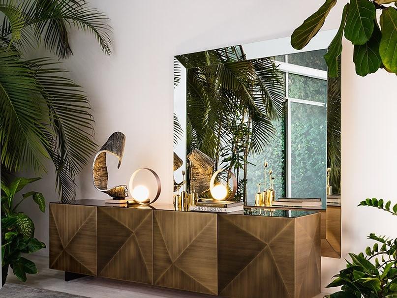 Square framed mirror | Trapezio by Riflessi