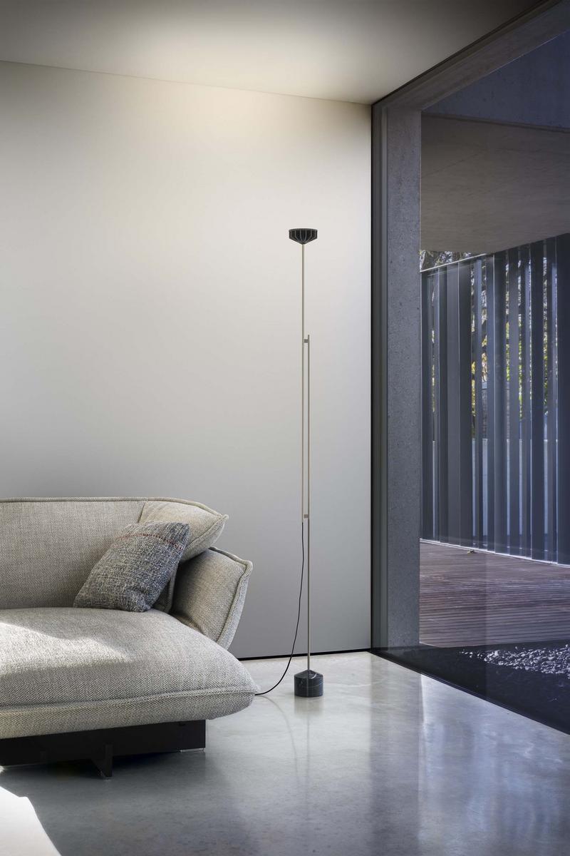 LED height-adjustable floor lamp | Naked by Olev