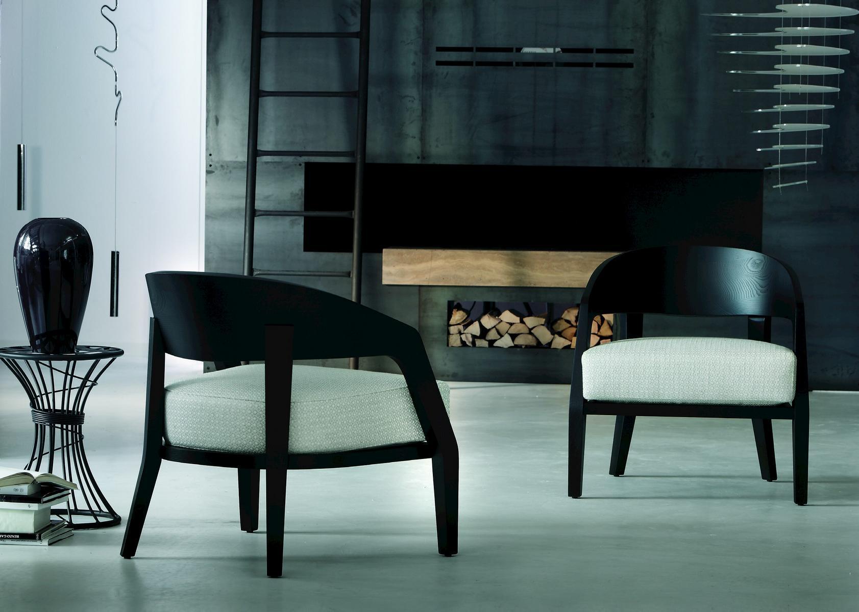 Walnut easy chair with armrests | Alba by Porada