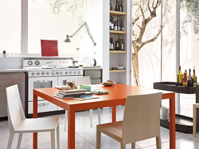 Square table | Sosia by Lema