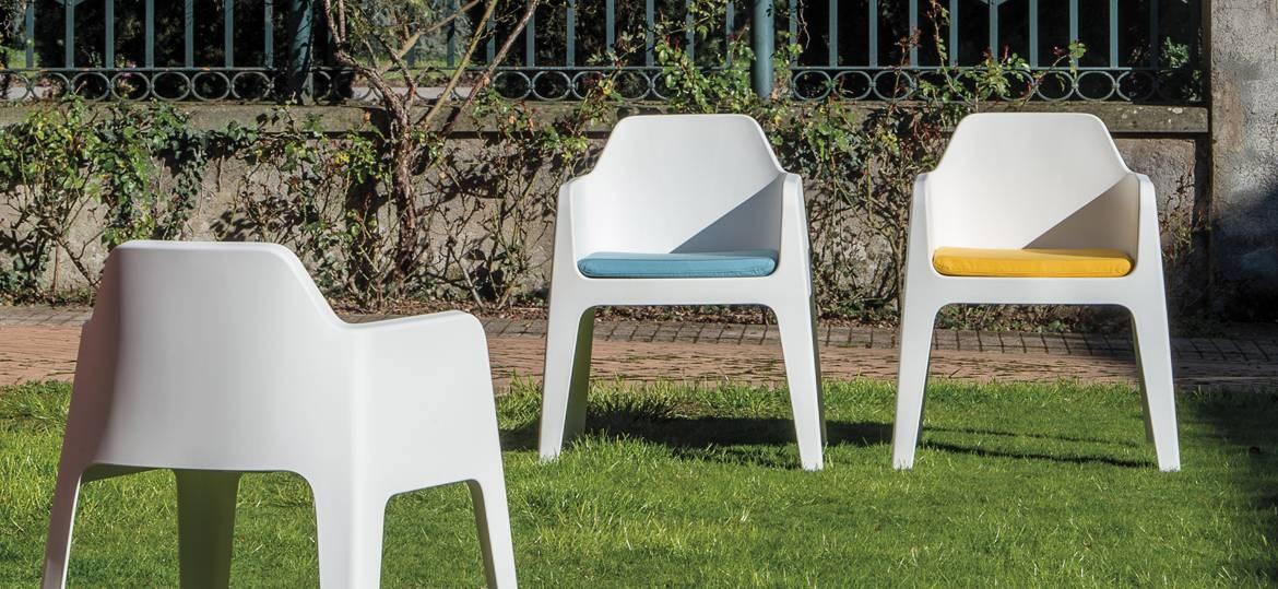 Stackable polypropylene chair | Plus 630 by Pedrali