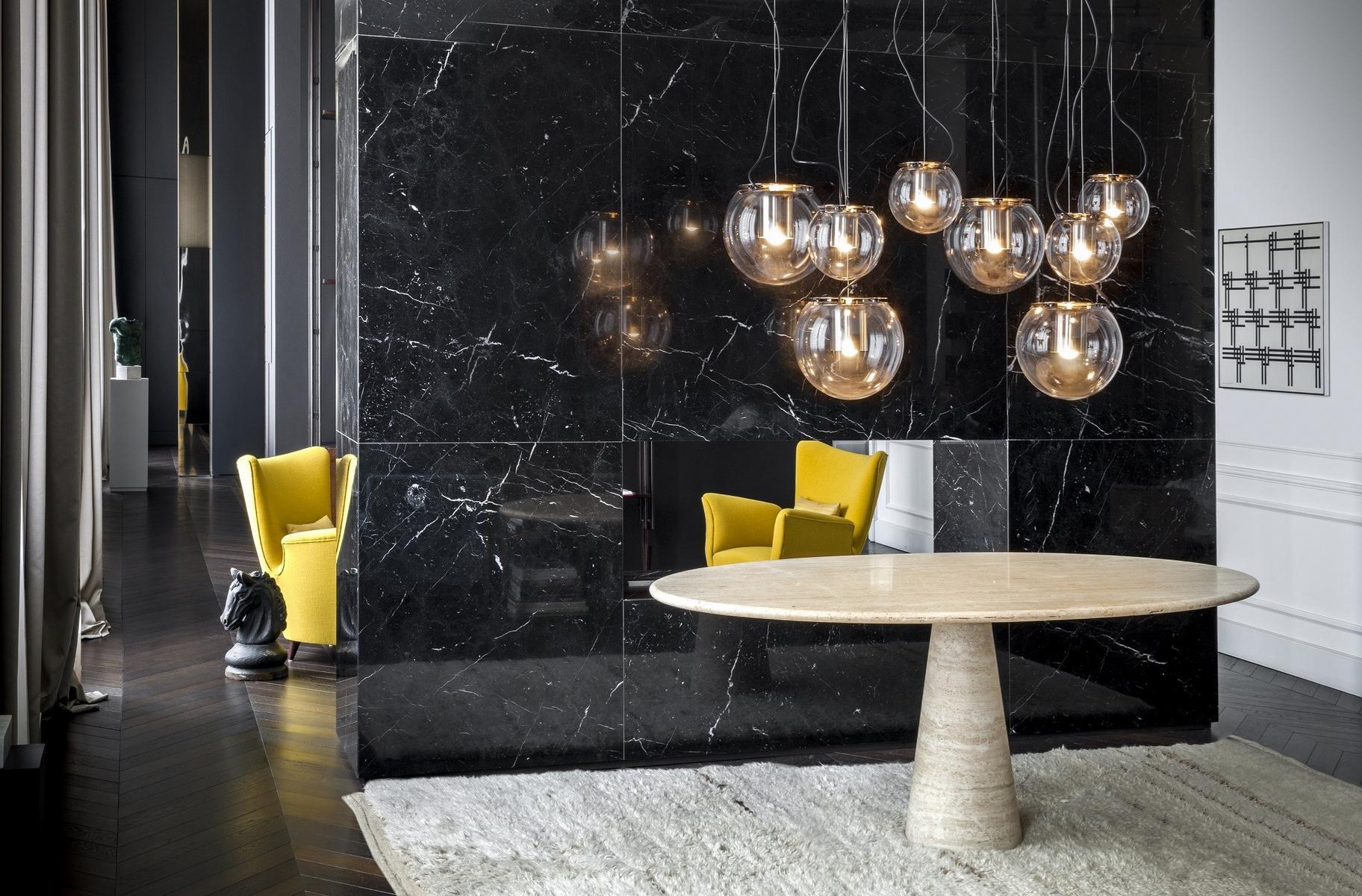 Direct light blown glass pendant lamp | The Globe - 827/828 by Oluce