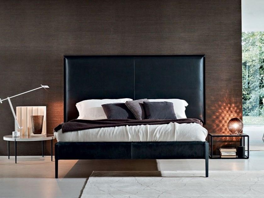 Leather double bed with high headboard | Sweetdreams by Molteni