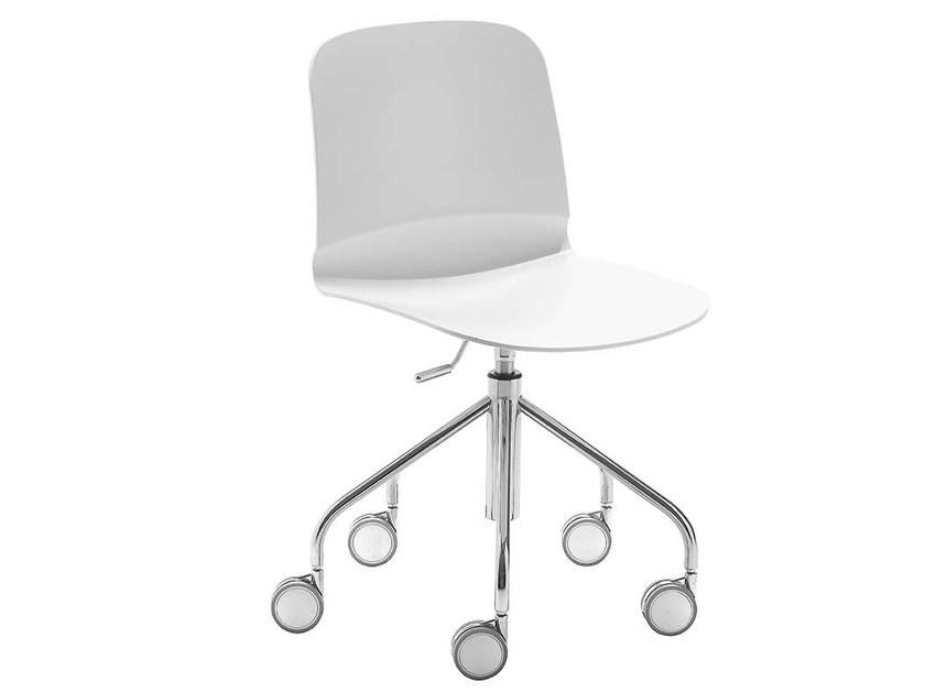 Trestle-based chair with castors | Liù D by Midj