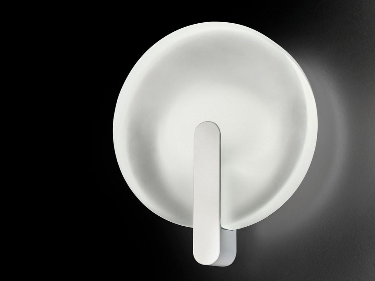 LED satin glass wall lamp | Sinua by Italamp