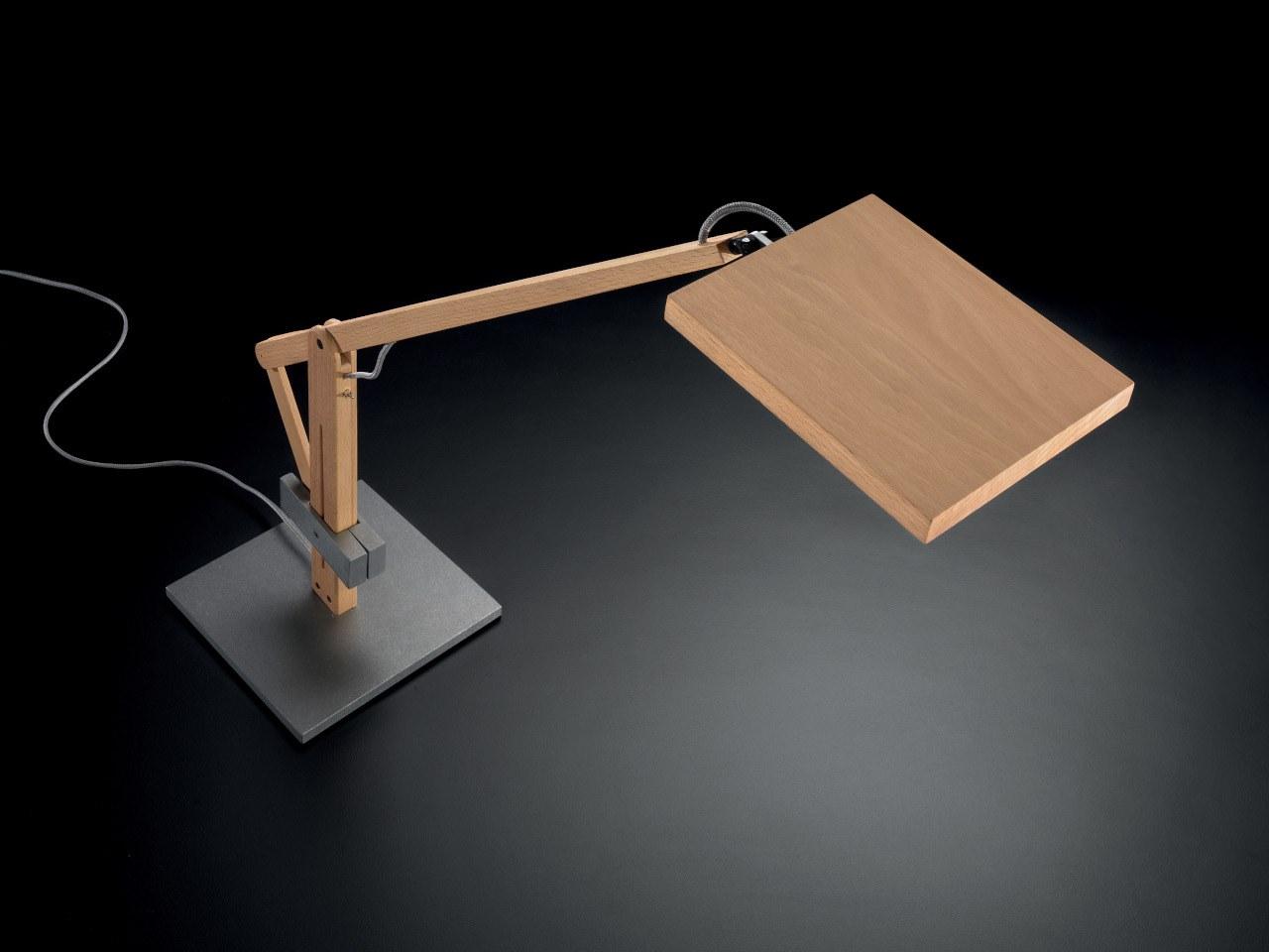 LED adjustable beech desk lamp | Leva Evo T by Leucos