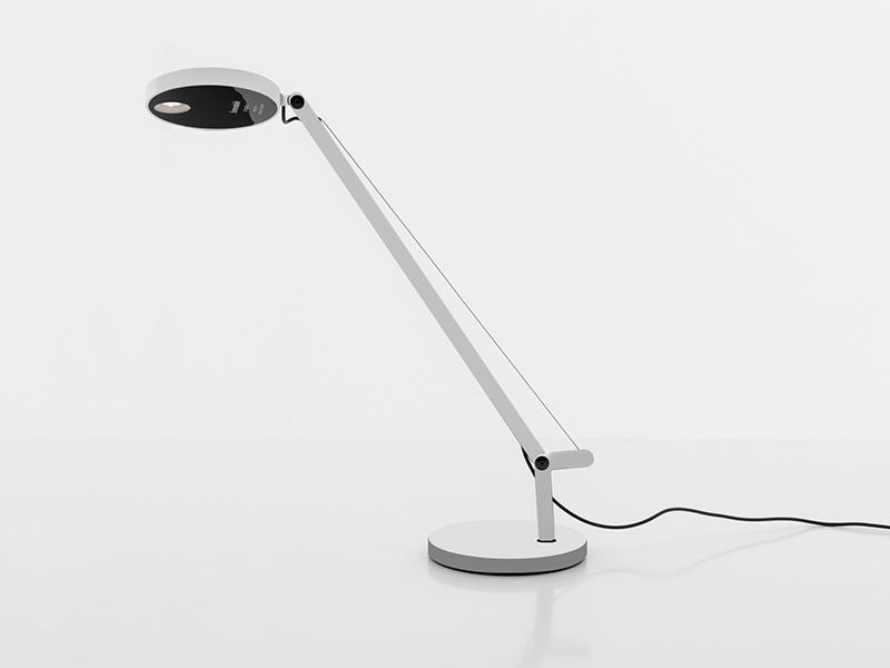 LED direct light die cast aluminium table lamp | Demetra Micro by Artemide