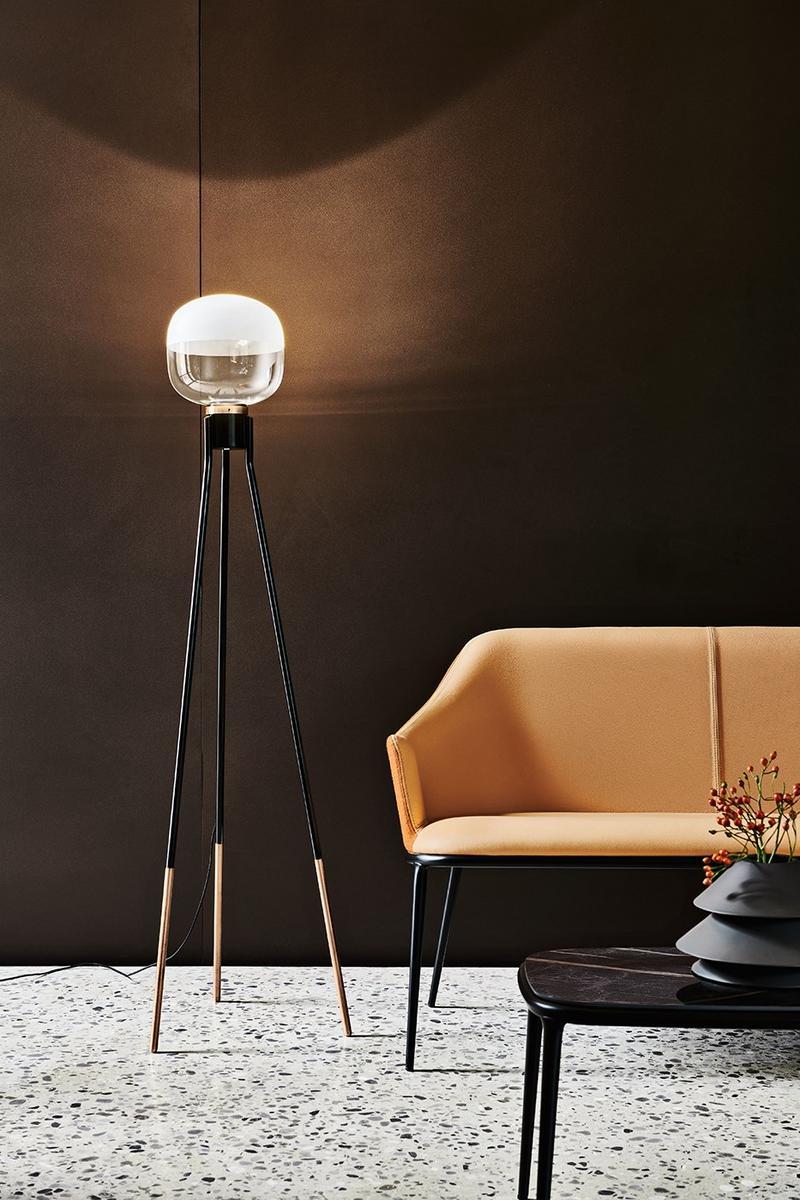 Floor lamp in blown glass and metal base | Ghost by Midj