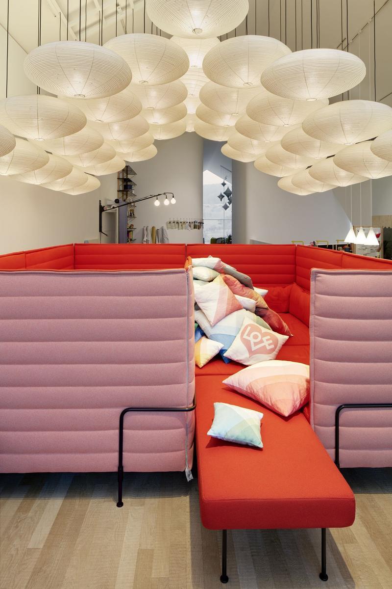 Japanese paper pendant lamp | Akari 26a by Vitra