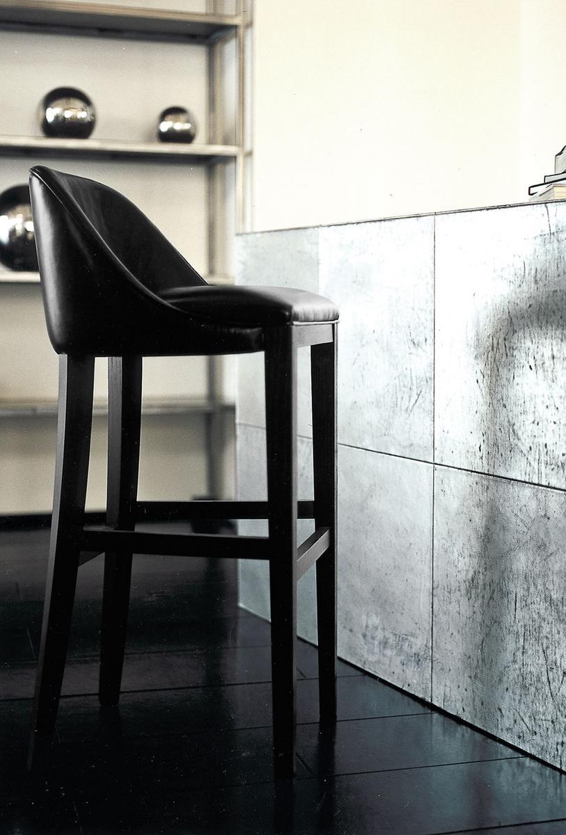 High leather stool with back | Decor by Baxter