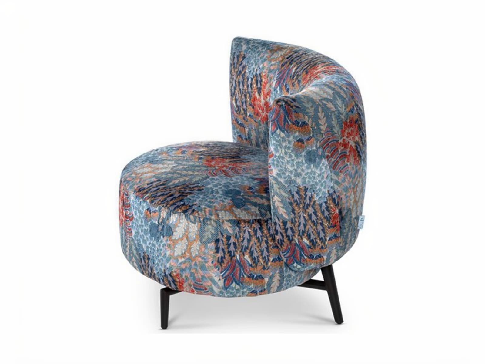 The Drusilla easy chair combines 70's style with comfort, featuring an egg-shaped design and a cozy backrest for relaxed arm support. | Drusilla by Calia Italia