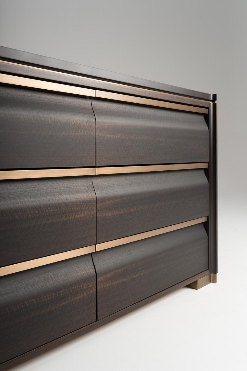 Eucalyptus chest of drawers with integrated handles | Ercole by Mantellassi 1926