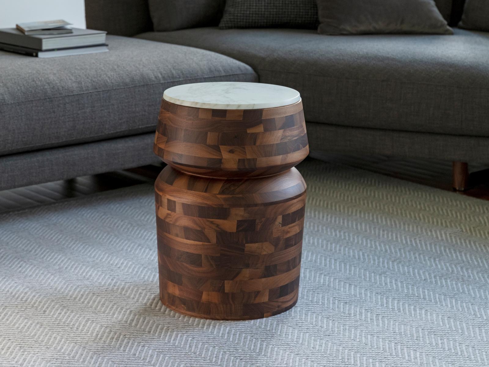 Round canaletta walnut coffee table and marble top | Bouchon by Porada