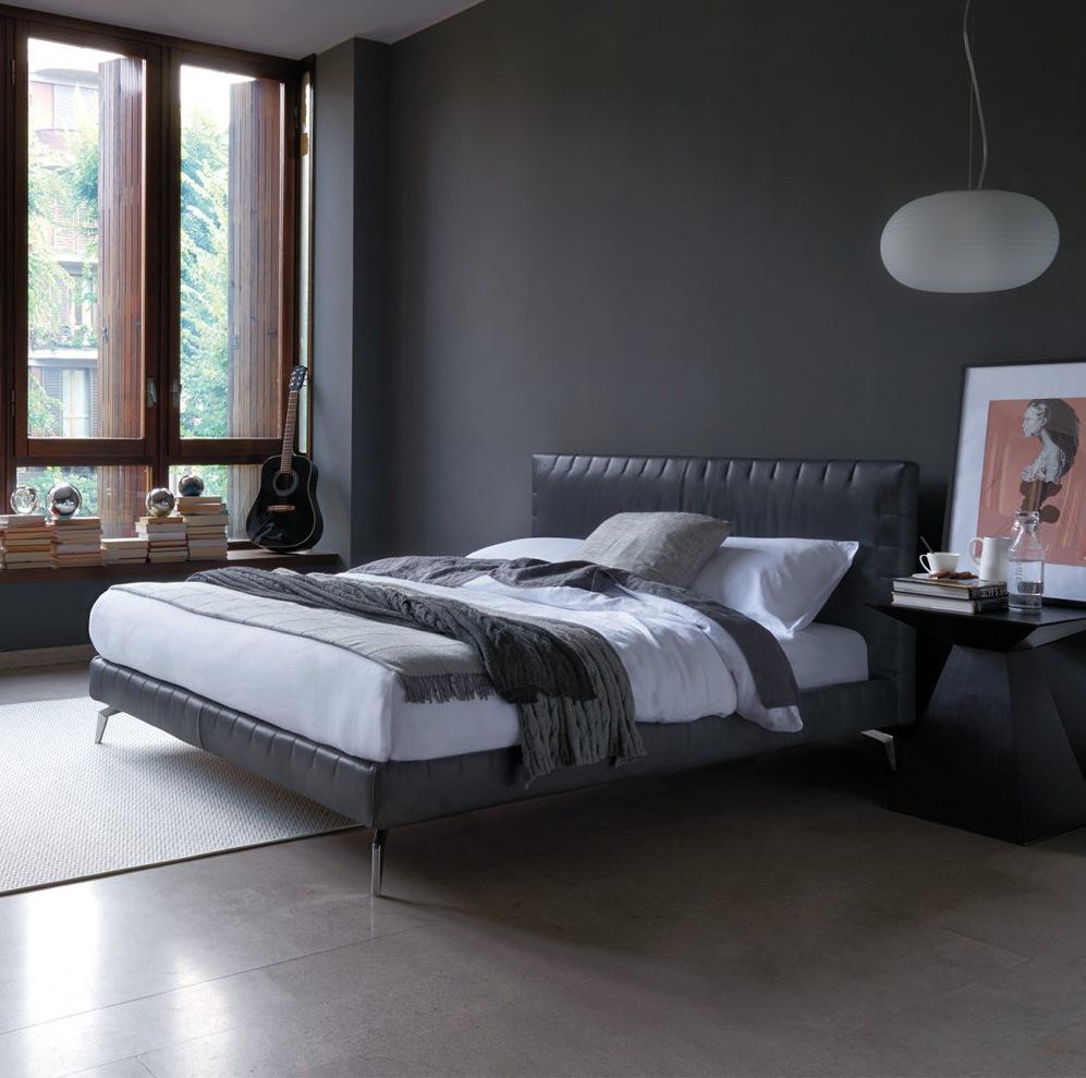 Leather bed with tufted headboard | Moore by Dorelan