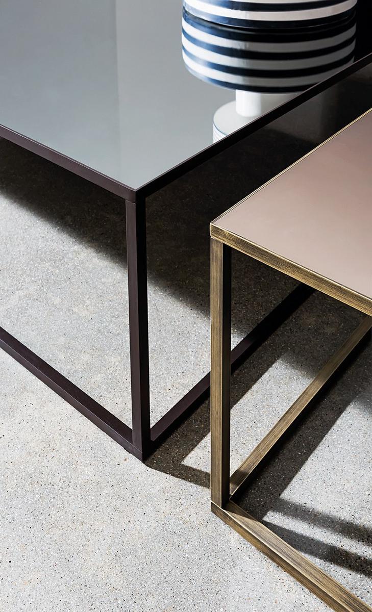 Low square glass coffee table | Quadro by Sovet