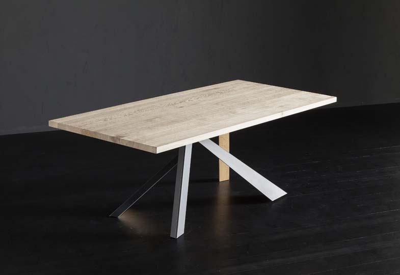 Rectangular solid wood dining table | Parigi + Metal/legno by Altacorte