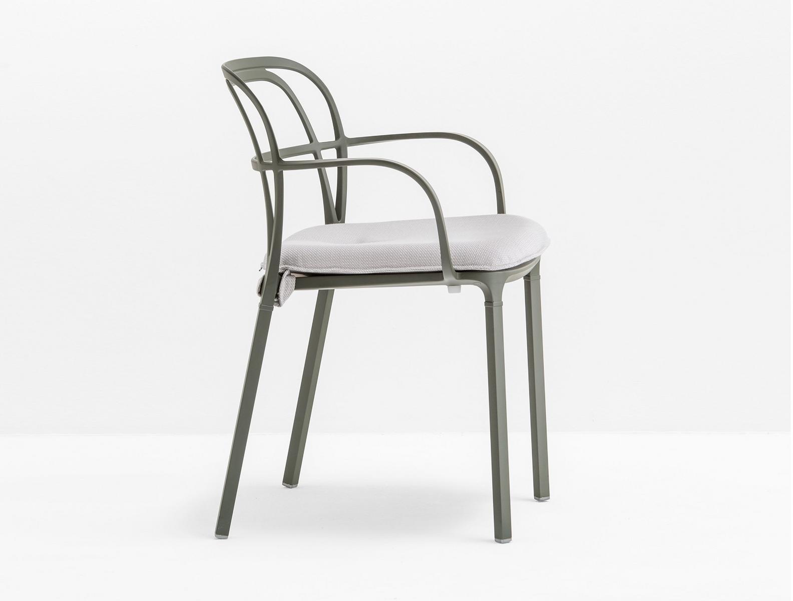 Die cast aluminium chair with armrests | Intrigo 3715 by Pedrali