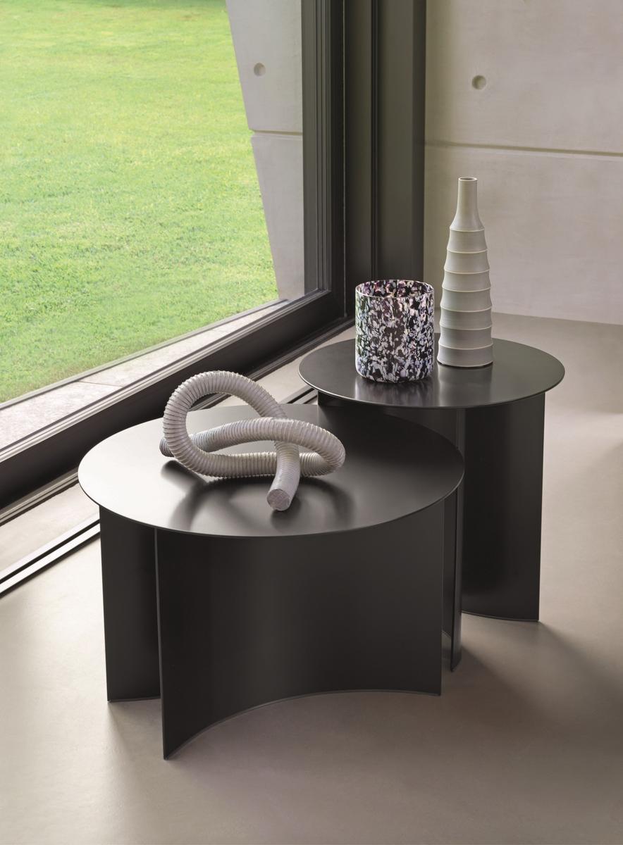 Round metal coffee table | Pierre by Flou