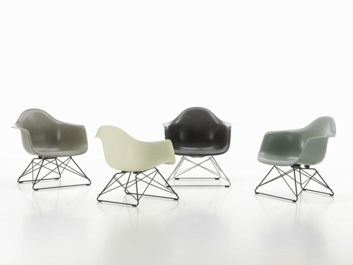 Glass-fibre easy chair with armrests | Lar Fiberglass by Vitra